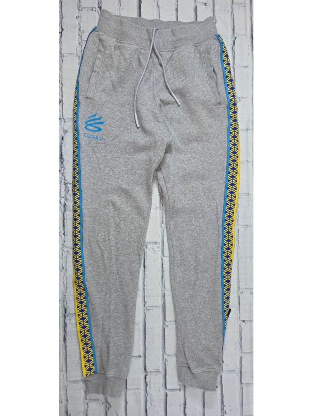Under Armour Curry Mens Gray Jogger Pants Small With Blue & Yellow Side Stripes
